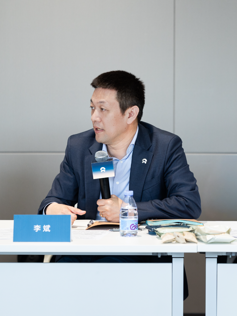 从亏损到盈利转折；蔚来李斌谈战略定力：专注长远价值。