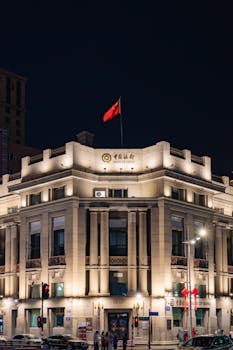  坚守为民初心；阳光保险以实际行动书写责任华章。 企业服务