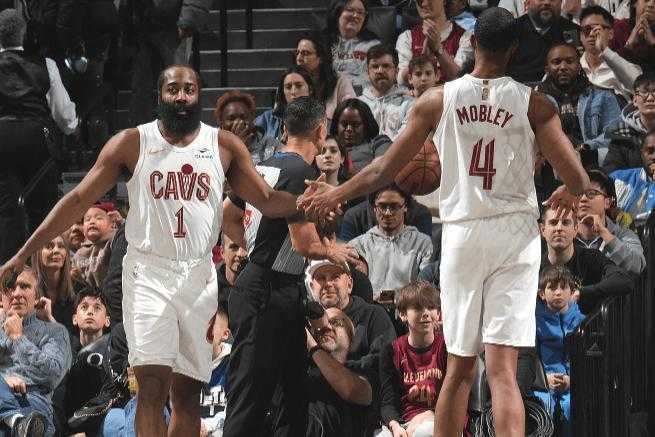  NBA战术博弈：哈登与加兰双赢背后的深度价值解析 体育新闻 NBA战术博弈：哈登与加兰双赢背后的深度价值解析 体育新闻