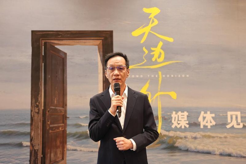  《天边外》舞台技术解码：光影叙事如何重构奥尼尔的百年孤独 影视小说