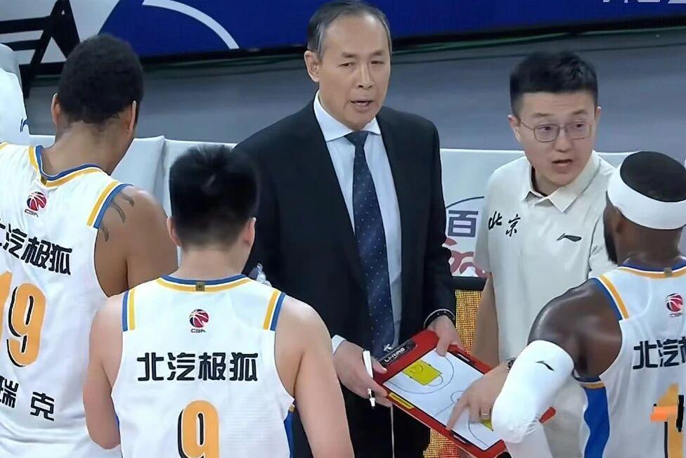  CBA常规赛37轮复盘：四强格局稳固与季后赛卡位的深层逻辑 体育新闻 CBA常规赛37轮复盘：四强格局稳固与季后赛卡位的深层逻辑 体育新闻